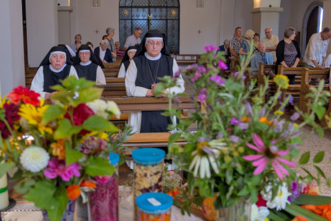 Zu Mari&auml; Himmelfahrt werden Kr&auml;uter und Blumen gesegnet