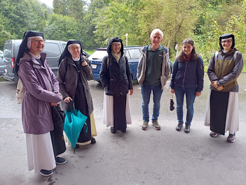 Wir folgen einer Einladung nach Vandans, um Tischlein deck dich zu besichtigen