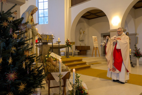 Lateinisches Hochamt am Christtag, die Liturgie zieht an diesem heiligen Tag alle Register