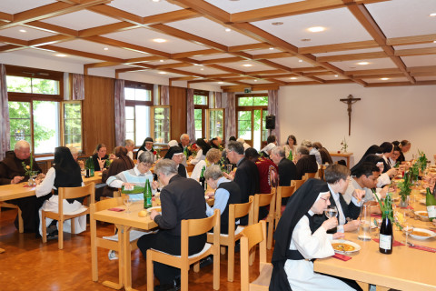 Gemeinsam Essen, teilen was uns n&auml;hrt