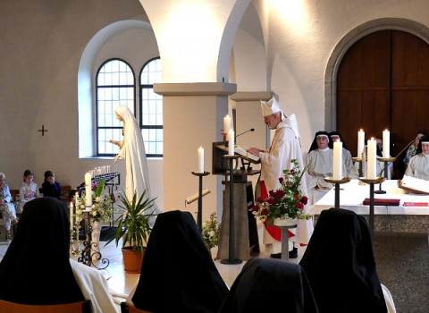 b2ap3_thumbnail_19-segnung-des-neubaus5 Kloster Mariastern | Einweihung Neubau - Blog