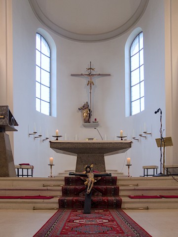 Durch Jesu Ostersieg in seiner Auferstehung wurde uns das Kreuz zum Zeichen des Segens