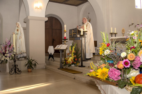 Dekan Schrafstetter aus dem gro&szlig;en Walsertal ist zur Zeit Gast bei uns und feierte mit uns das Hochamt
