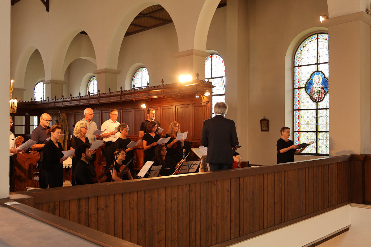 Das Ensemble KornmarktChor umrahmte den Gottesdienst festlich