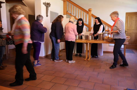 Beim gemeinsamen Mittagessen und im Laufe des Nachmittages konnten wir uns besser kennenlernen