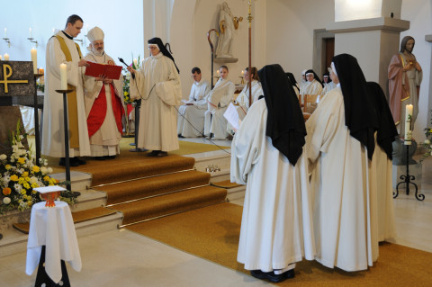 Die neue &Auml;btissin wird vorgestellt