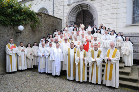 Viele Priester und Ordensleute feierten mit uns