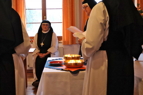 Liebe Sr. Maria-Stella, viel Licht und Segen auf all deinen Wegen im n&auml;chsten Lebensjahrzehnt!