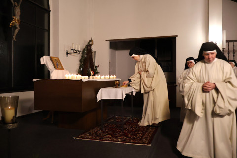 Wie das Weihrauchkorn sich verzehrt und Duft spendet, so soll unser Leben f&uuml;r Gott ein Wohlgeruch sein