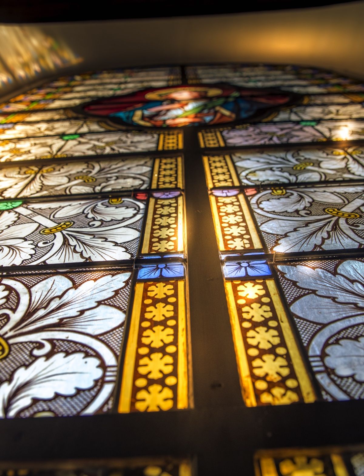 mariastern-kirchenfenster-dd97fbbb image mariastern-kirchenfenster-dd97fbbb Zisterziensterinnenabtei Mariastern | über uns