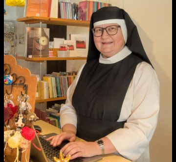 fc7b8fee Zisterziensterinnenabtei Mariastern | Menschen